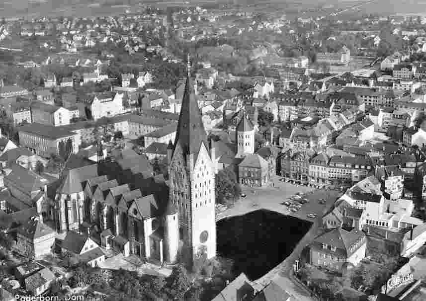 Paderborn. Panorama der Stadt und Dom
