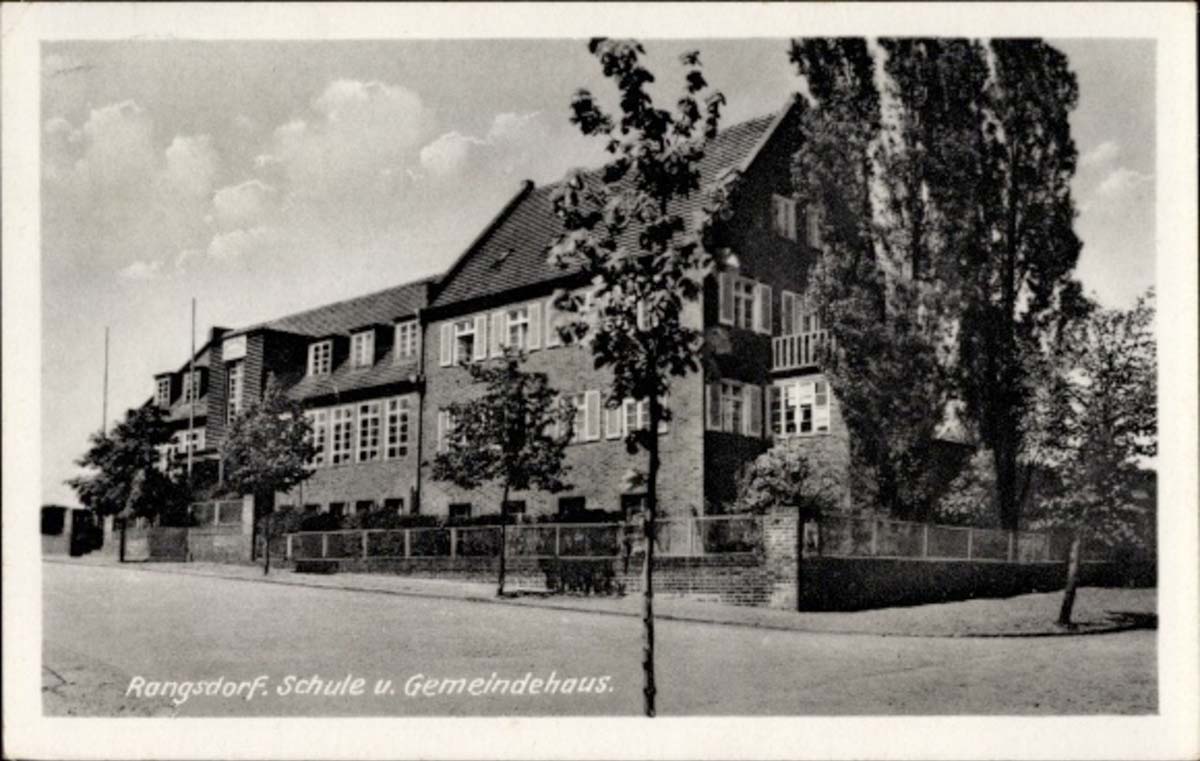 Rangsdorf. Schule und Gemeindehaus, 1953