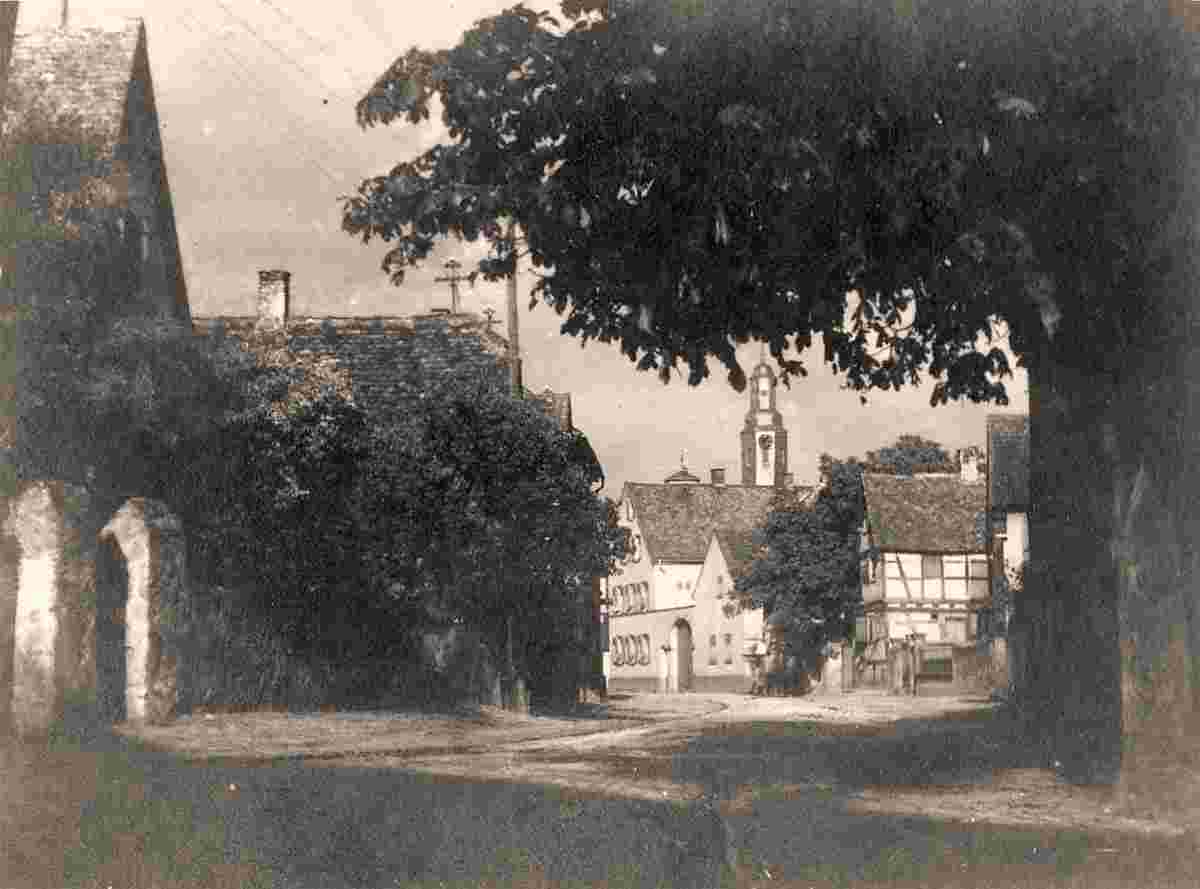 Riedstadt. Crumstadt - Blick auf Straße mit Kirche, 1910