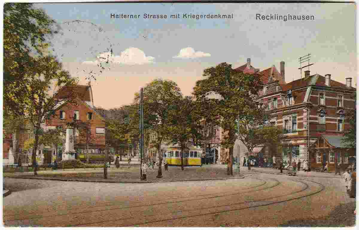 Recklinghausen. Halterner Straße mit Kriegerdenkmal