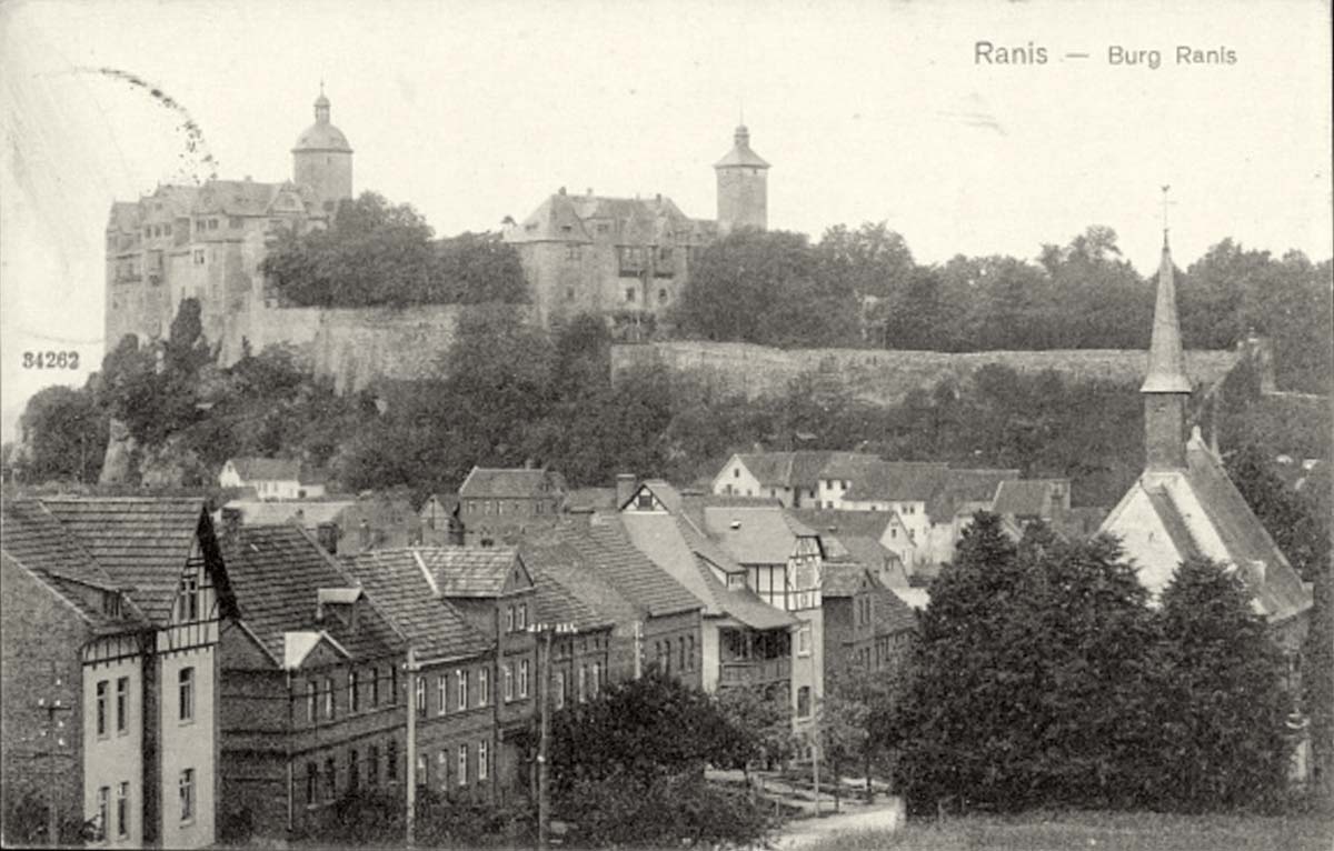Ranis. Panorama Burg, Wohnhäuser und Kirche