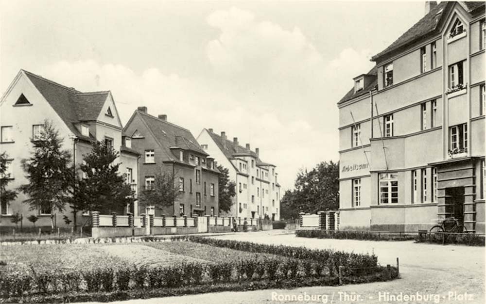 Ronneburg. Hindenburg Platz mit Arbeitsamt, 1939