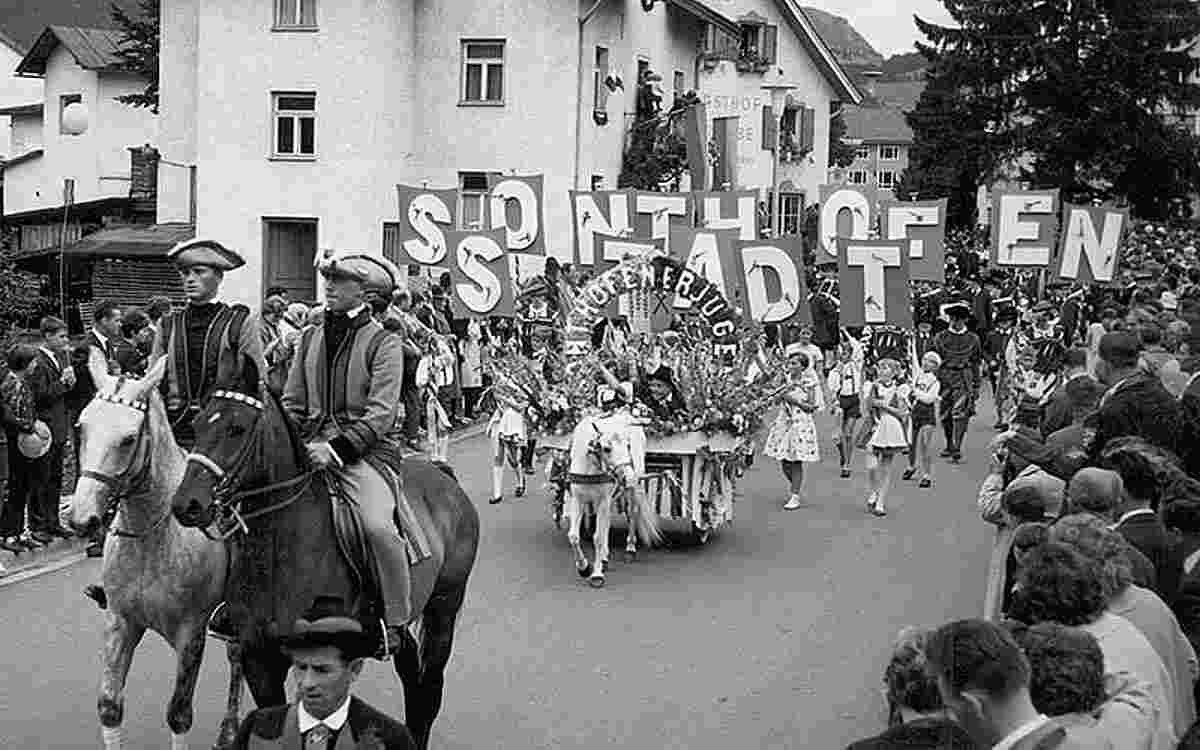 Sonthofen. Festzug zur Stadterhebung, 18.08.1963