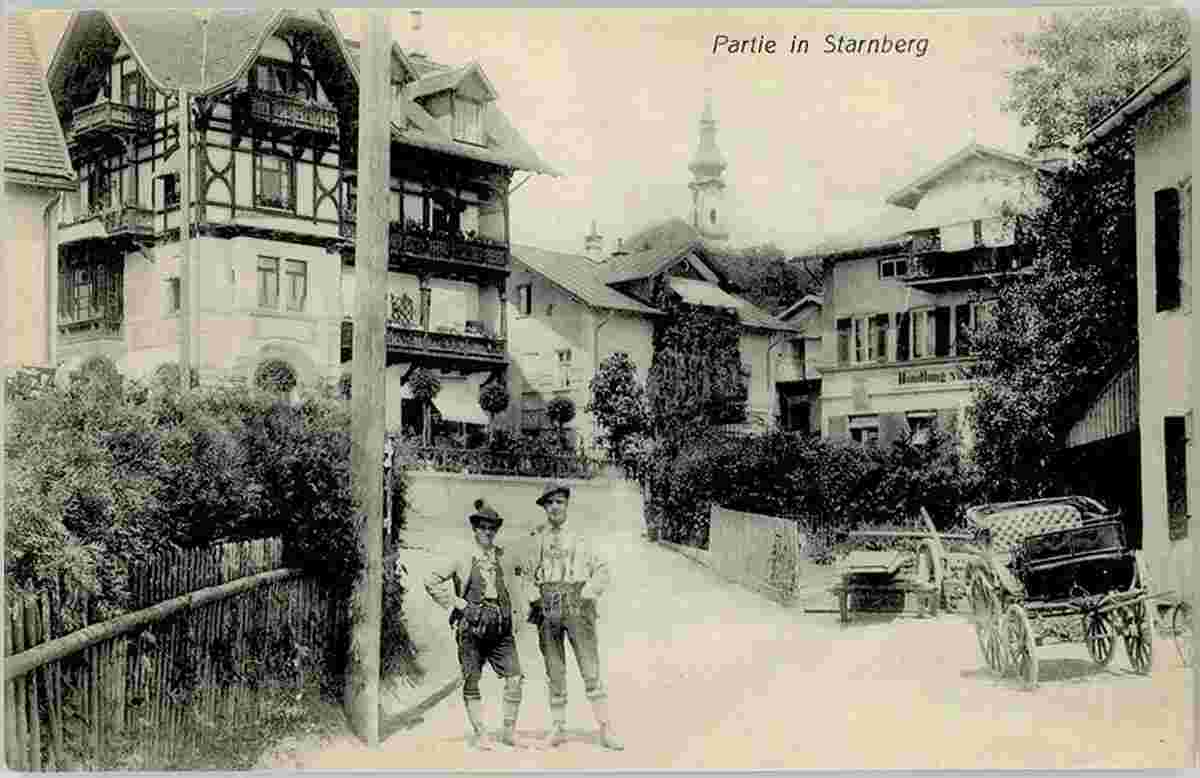 Starnberg. Blick auf Stadtstraße, Männer in Tracht