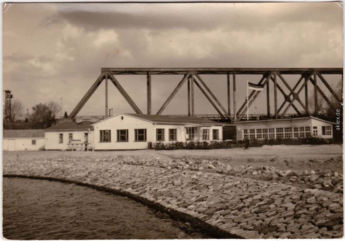 Schwielowsee. Caputh - Blick auf Seebad und Brücke, 1967
