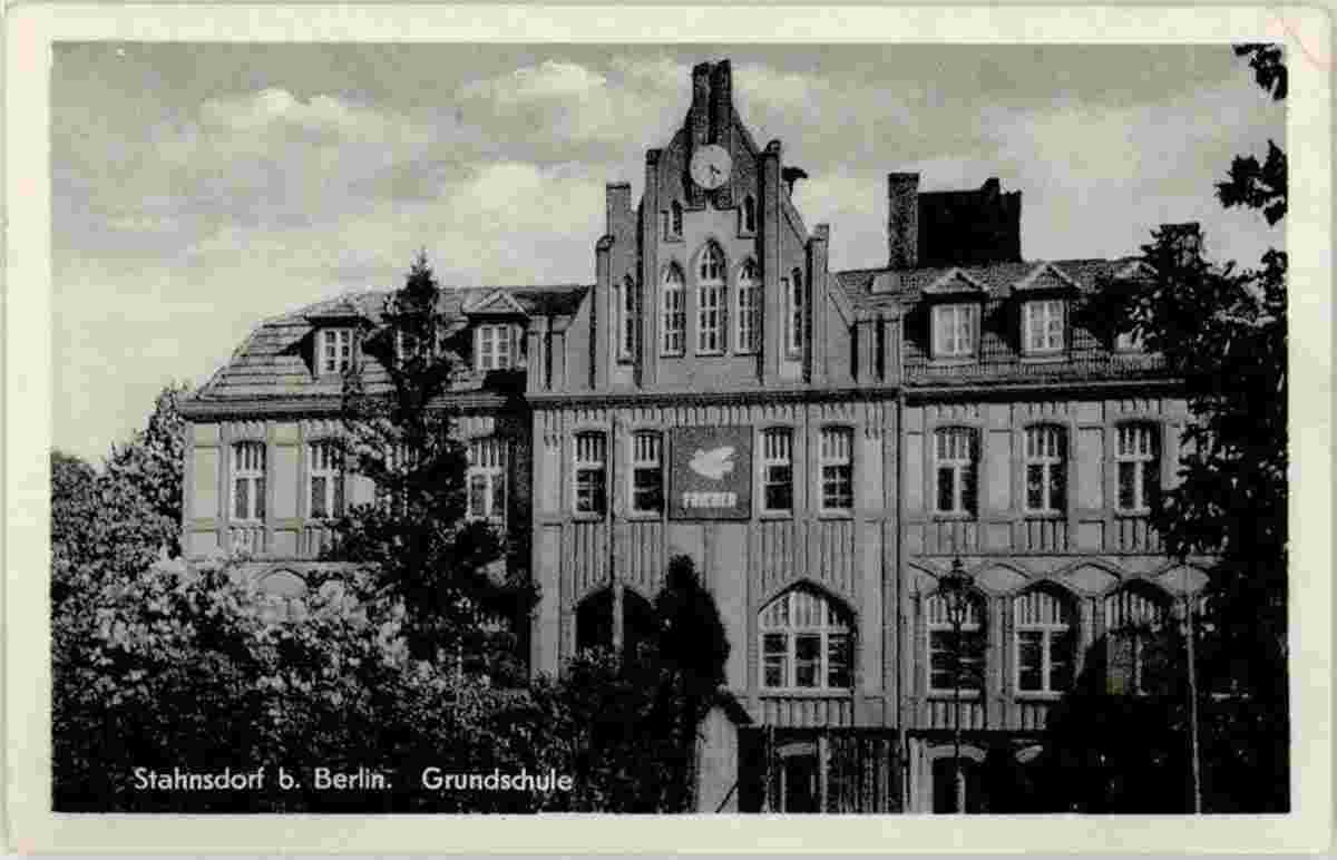 Stahnsdorf. Grundschule