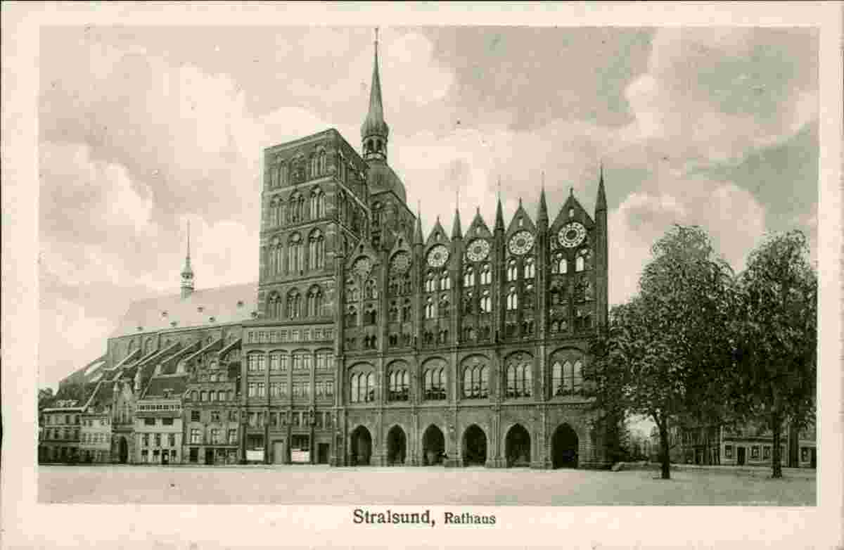 Stralsund. Rathaus und St Nicholas Kirche, 1913