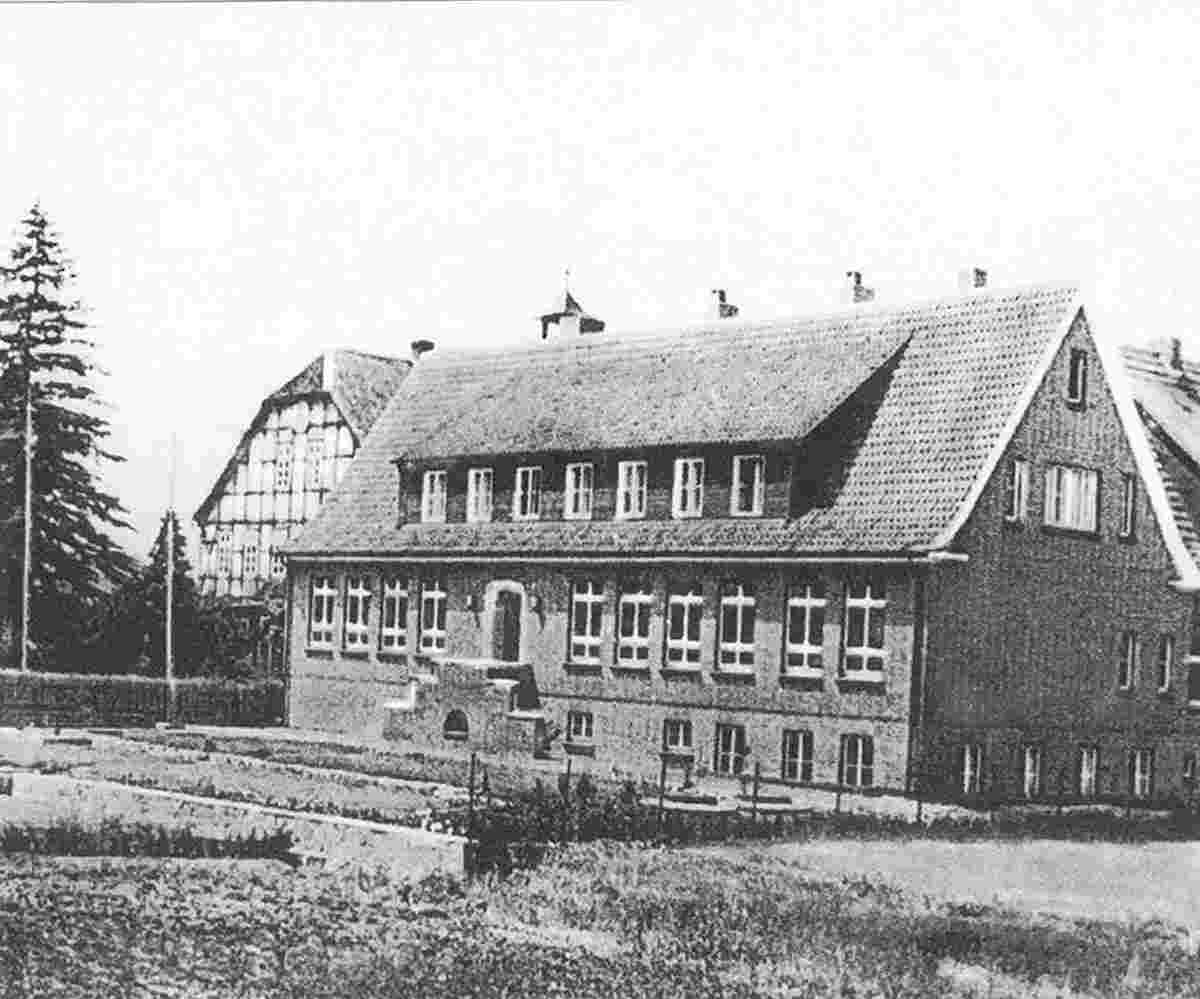Sassenburg. Neudorf-Platendorf - Schule