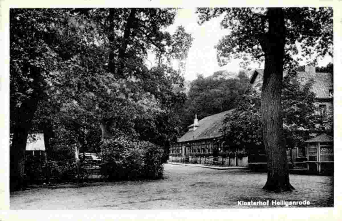 Stuhr. Heiligenrode - Blick zum Klosterhof, Inhaber F. Müller
