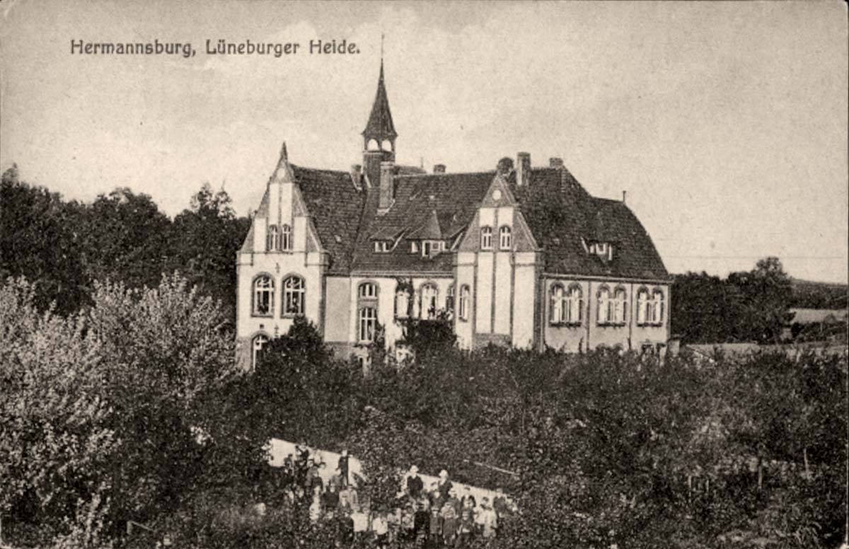Südheide. Hermannsburg - Kinder vor Kinderheim, 1919