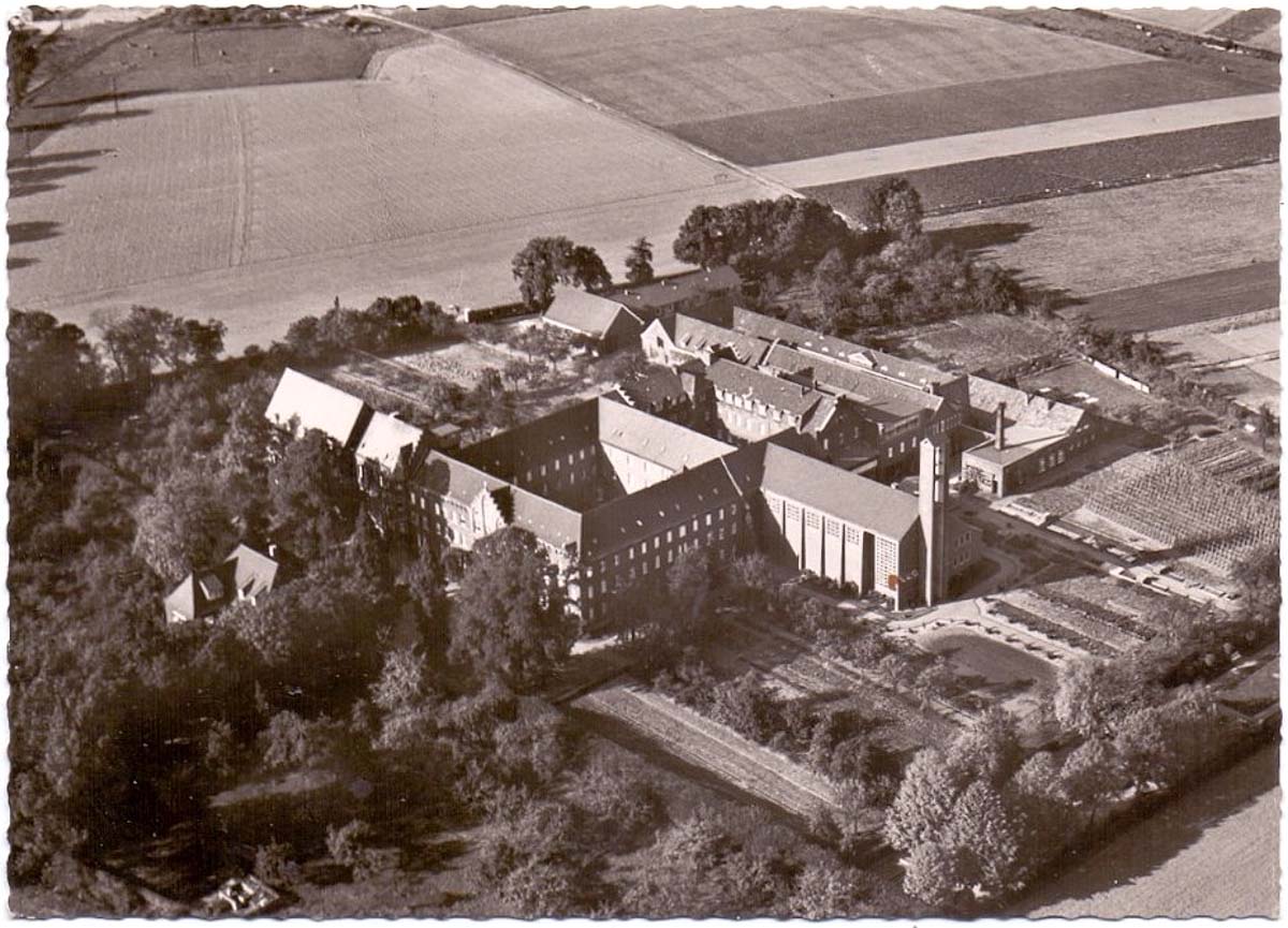 Sonsbeck. Hamb - Kloster Sankt Bernardin, Luftaufnahme