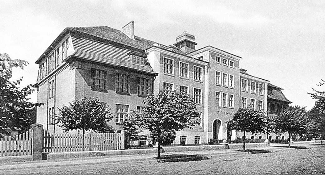 Stallupönen (Nesterow). Stadtschule, 1935-1942