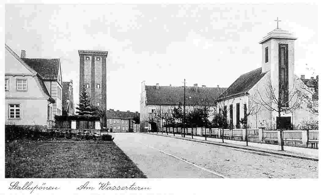 Stallupönen. Wasserturm, auf der rechten Seite - Katholische Kirche, 1935-1939