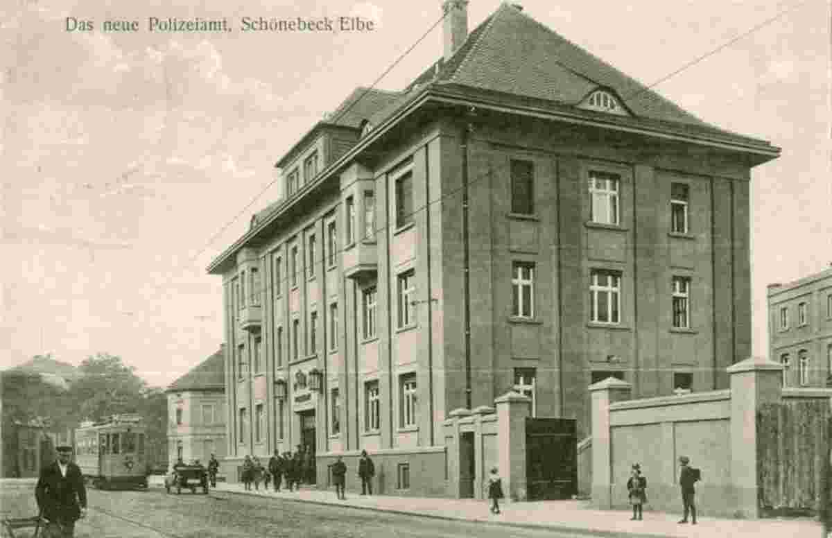 Schönebeck (Elbe). Neue Polizeiamt, Straßenbahn, 1930