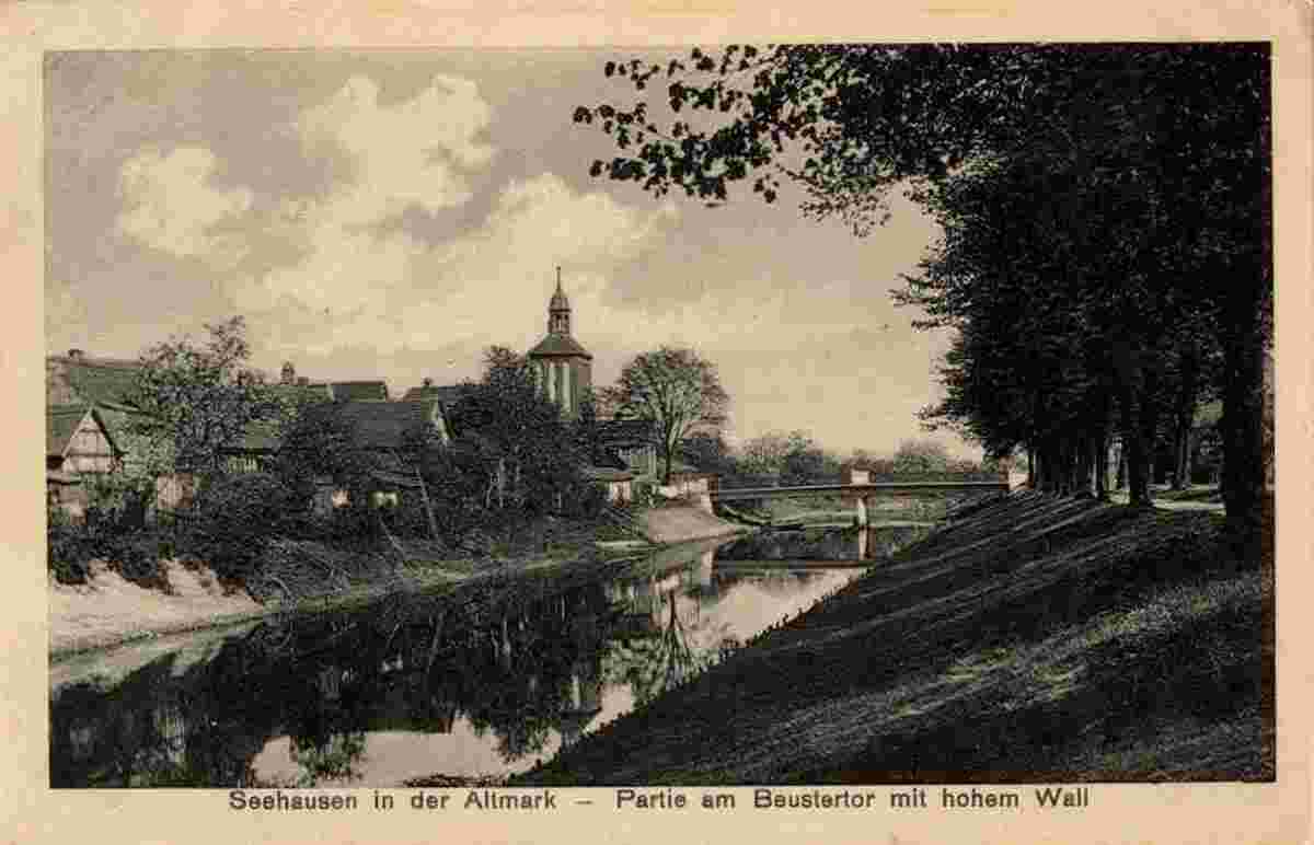 Seehausen. Blick am Beustertor mit hohem Wall, 1917