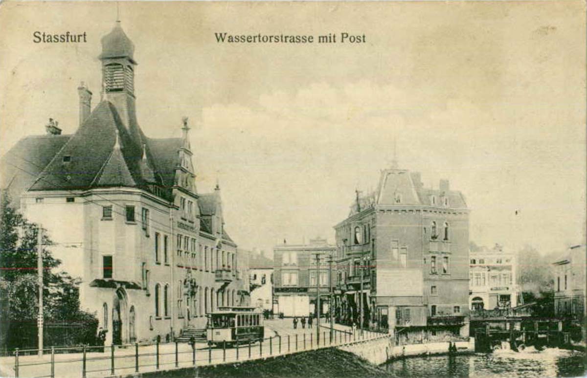 Staßfurt. Wassertorstraße mit Post, Straßenbahn, 1909