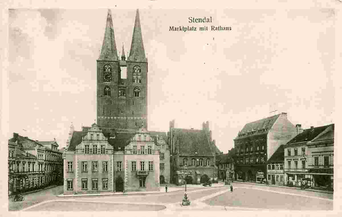Stendal. Marktplatz mit Rathaus