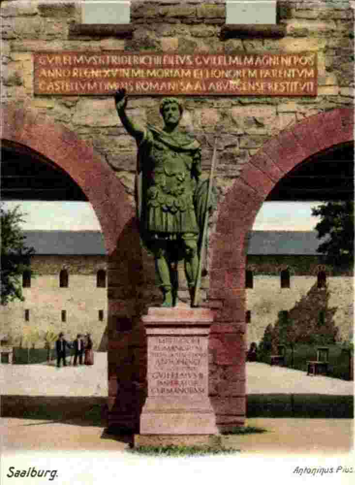 Saalburg-Ebersdorf. Statue Antoninus Pius