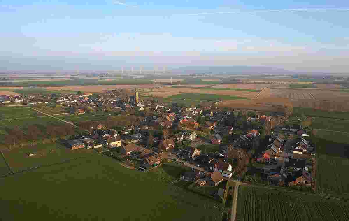 Titz. Müntz - Luftbild am Dorf
