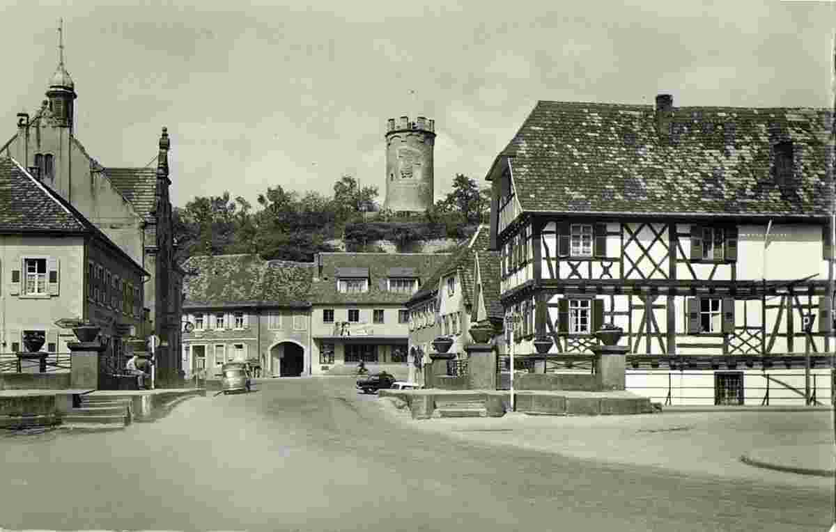 Weingarten (Karlsruhe). Marktplatz mit Turmberg, 1956