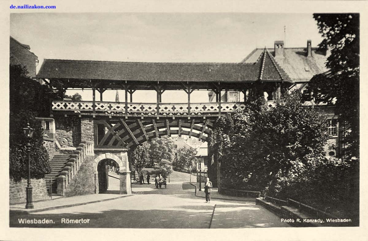 Wiesbaden. Römertor