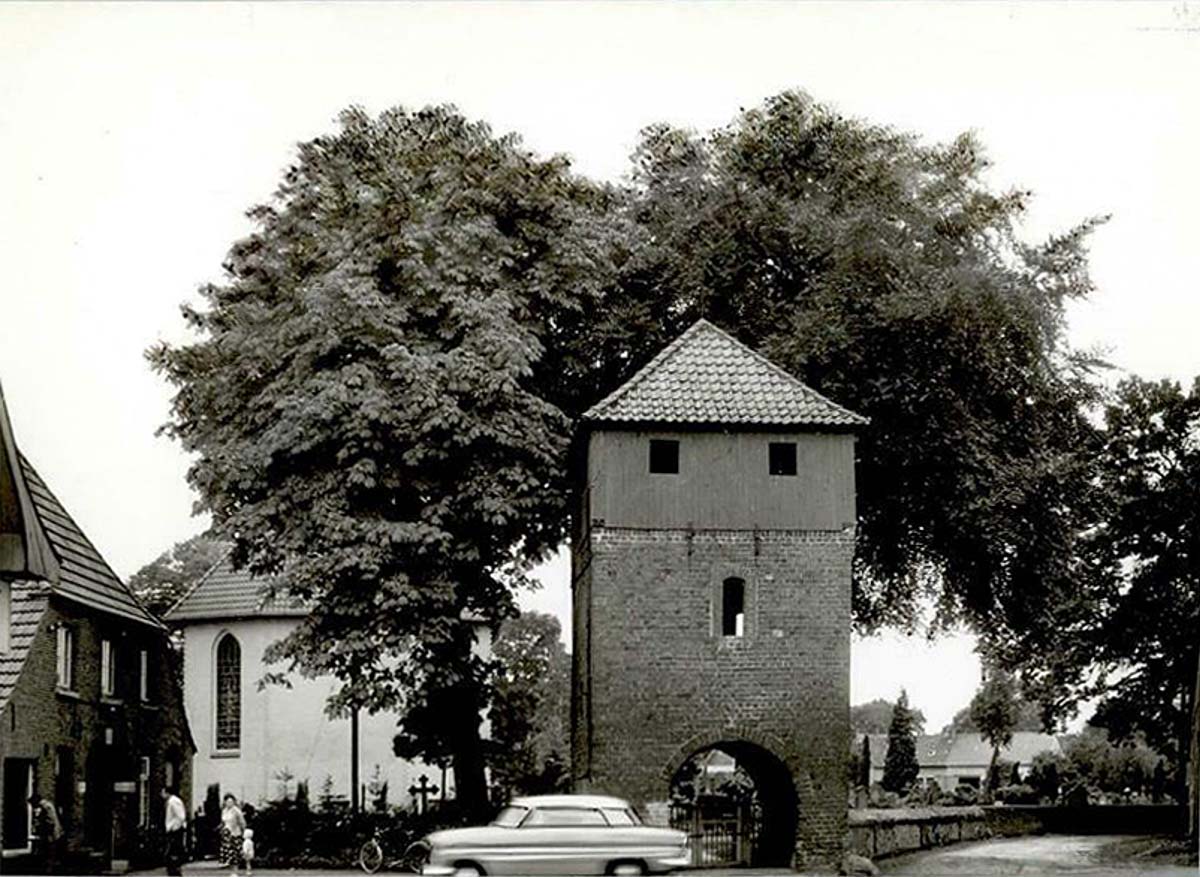 Wardenburg. Glockenturm