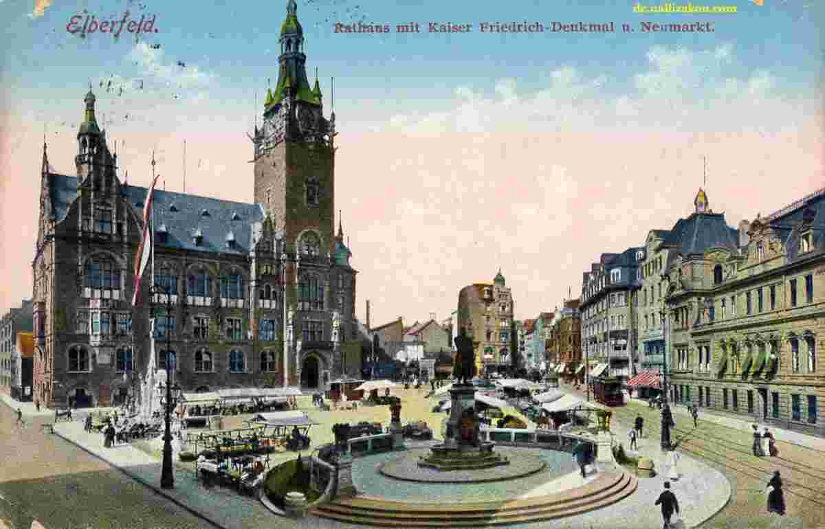 Wuppertal. Rathaus mit Kaiser-Friedrich-Denkmal und Neumarkt
