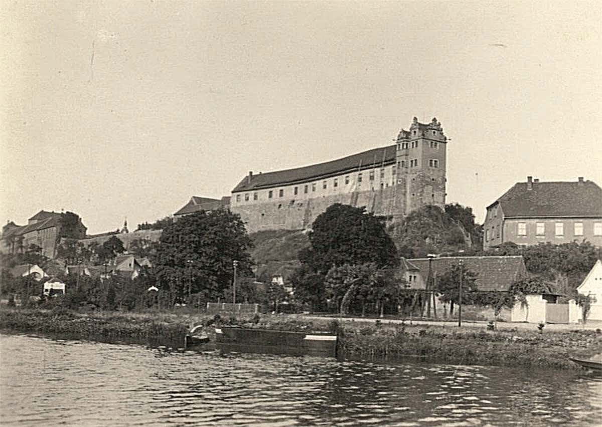 Wettin-Löbejün. Burg Wettin an der Saale, um 1920