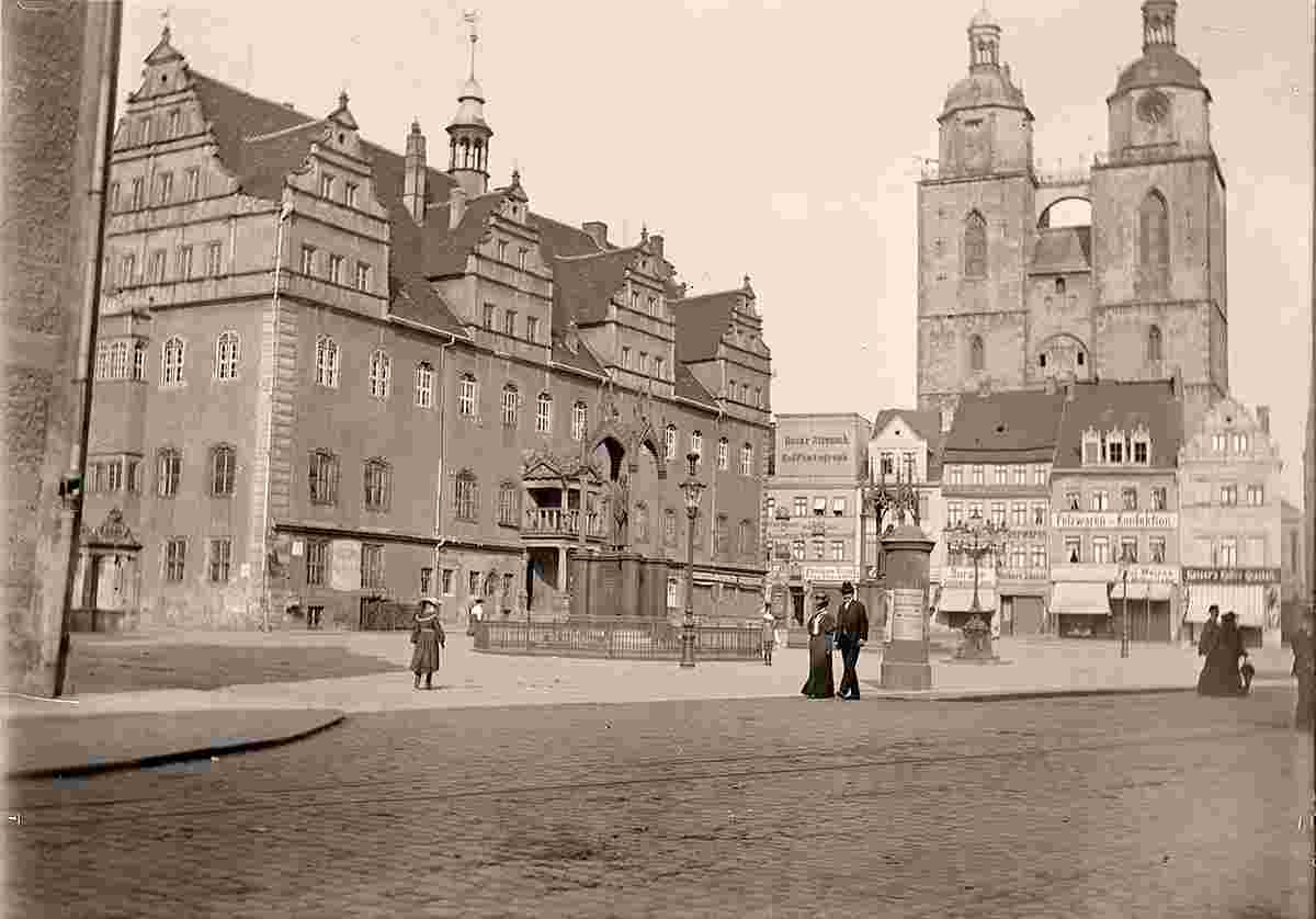 Wittenberg. Marktplatz - Blick gegen Rathaus und Stadtkirche, 1906