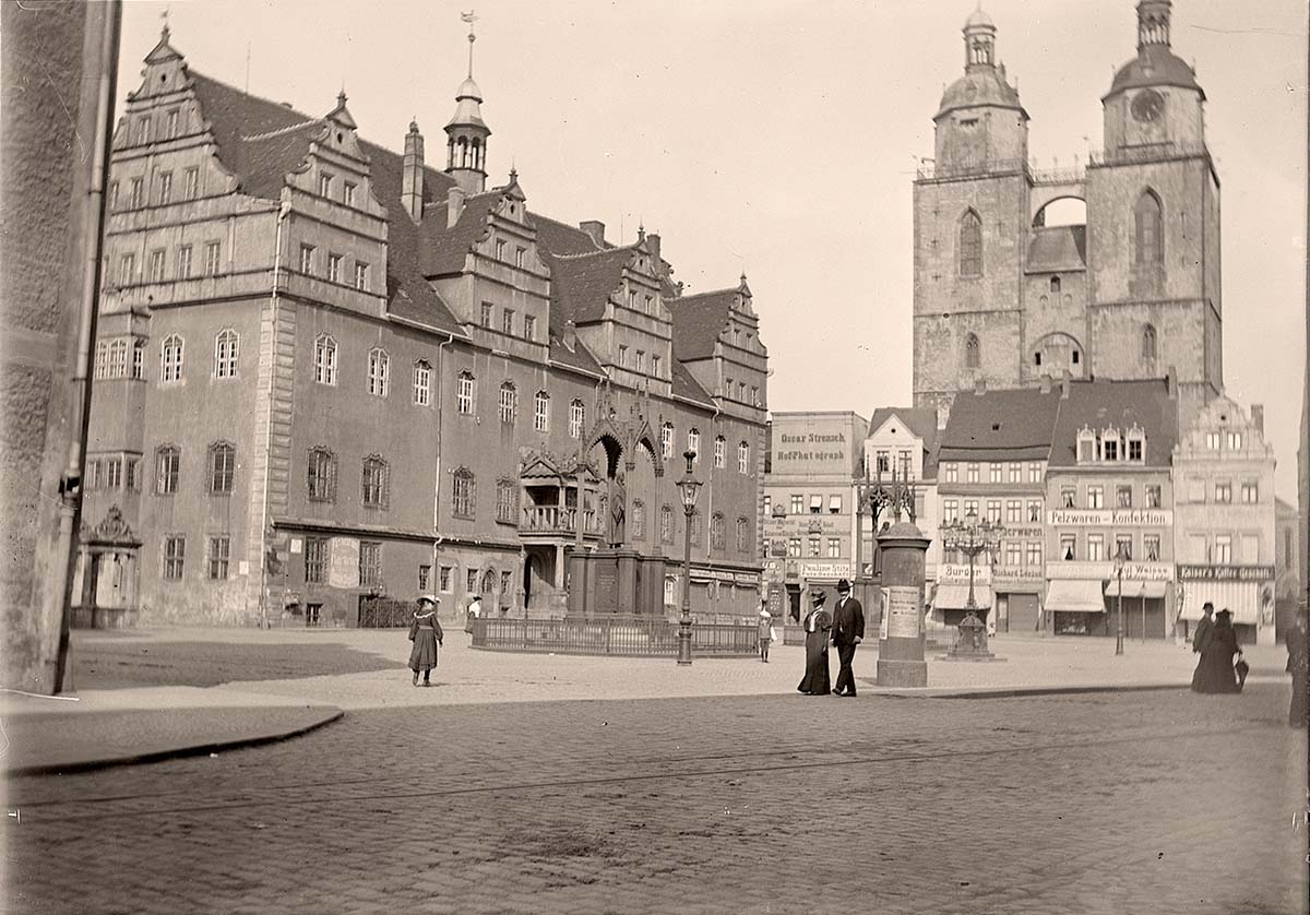 Lutherstadt Wittenberg. Marktplatz - Blick gegen Rathaus und Stadtkirche, 1906