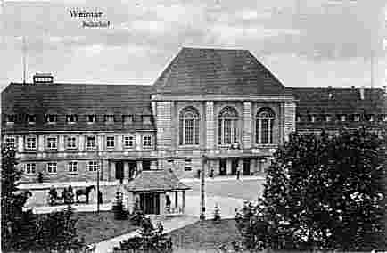 Weimar. Bahnhof