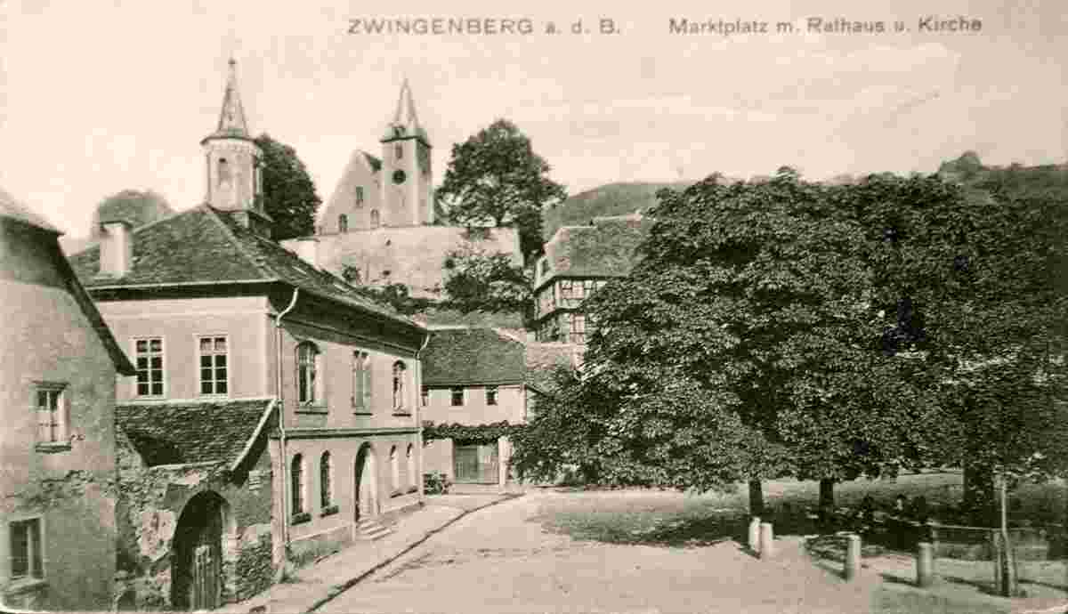 Zwingenberg. Marktplatz mit Rathaus und Kirche