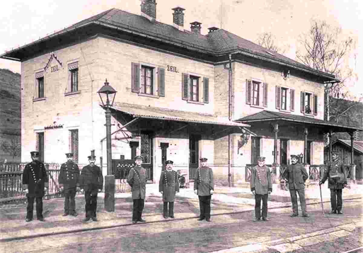 Zeil am Main. Bahnhof mit Bahnbeamten, 1907