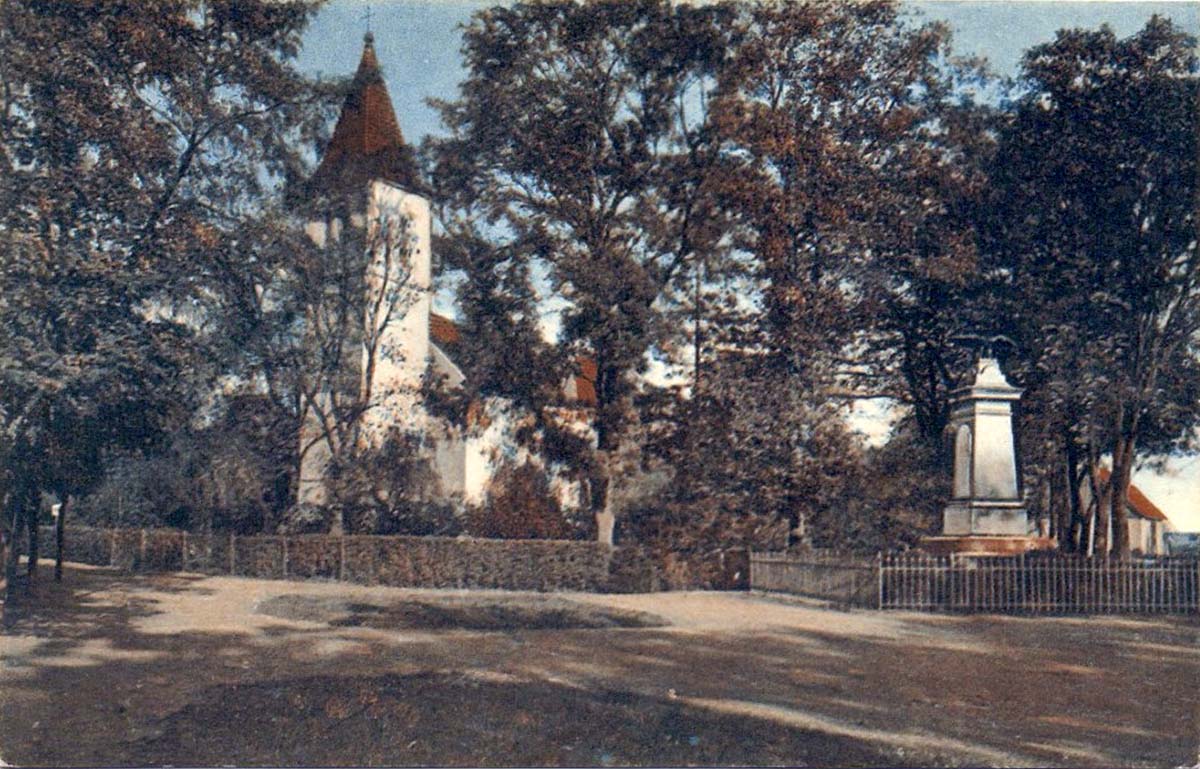 Zechin. Kirche mit Kriegerdenkmal, 1913