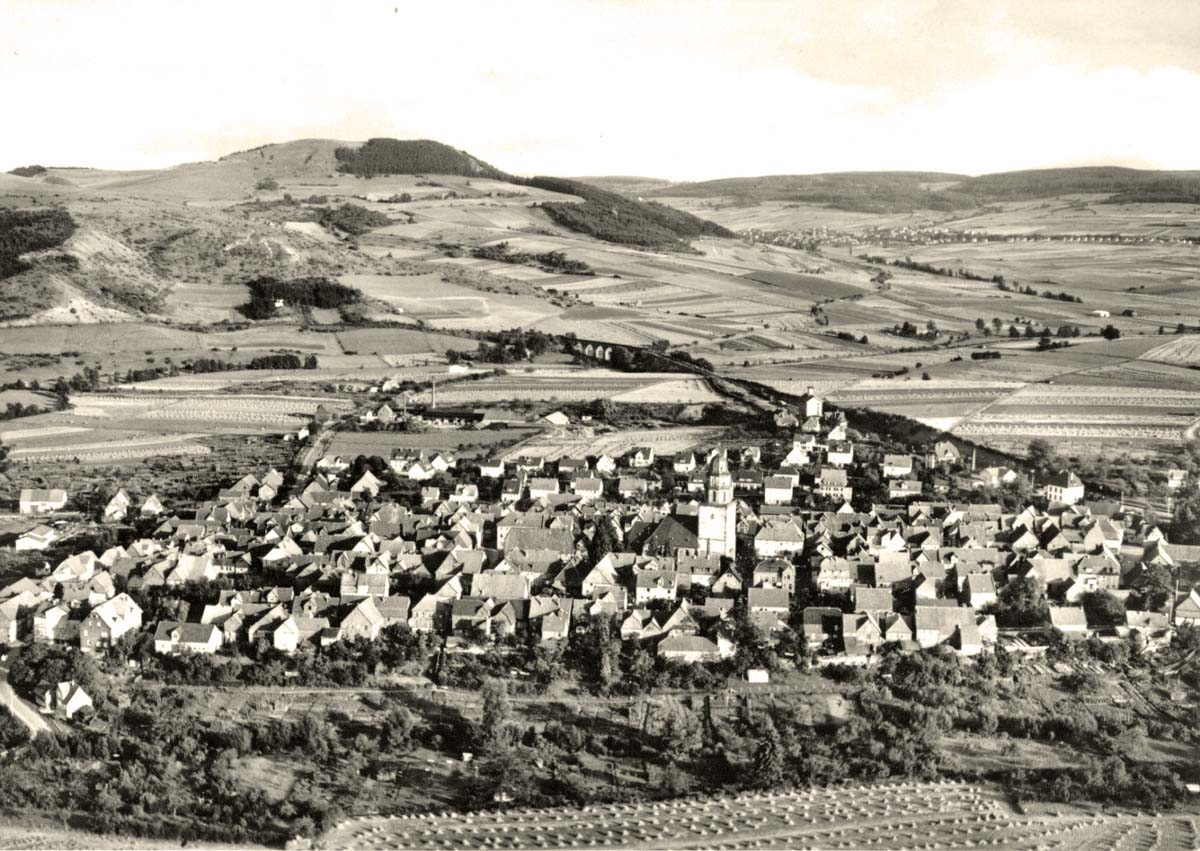 Zierenberg. Gesamtansicht mit Luftbild, circa 1970