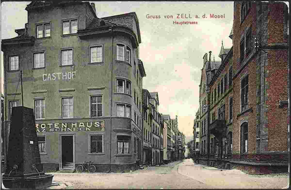 Zell. Hauptstraße mit Gasthof zum Roten Haus