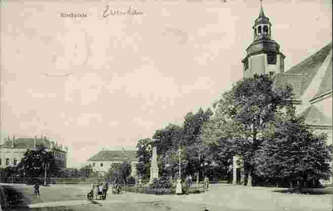 Zwenkau. Kirchplatz, Denkmal, Kirche