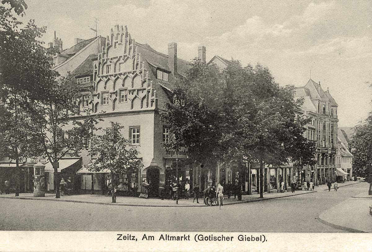 Zeitz. Altmarkt (Gotischer Giebel)